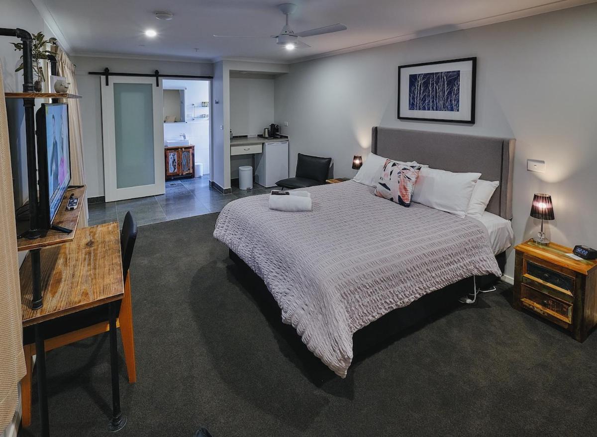 Edlin House Otel Bright Dış mekan fotoğraf