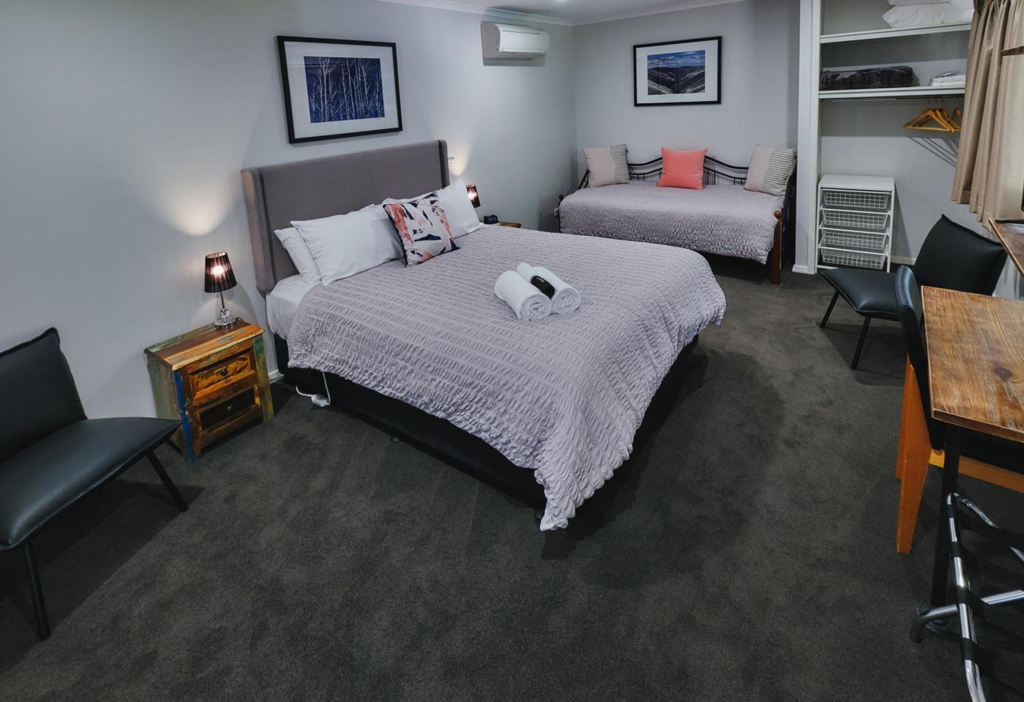 Edlin House Otel Bright Dış mekan fotoğraf